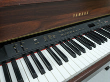 Load image into Gallery viewer, YAMAHA CLAVINOVA CLP-880 high end Digital Piano in Mahogany Stock nr 22466