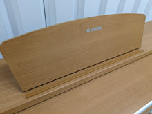 Load image into Gallery viewer, Yamaha Arius YDP-131 Digital Piano in cherry / light oak finish stock nr 22472