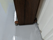 Load image into Gallery viewer, Yamaha E110N Upright Acoustic piano (1999) in dark rosewood stock #22483