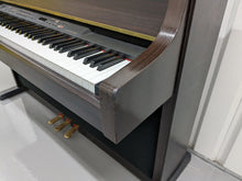Load image into Gallery viewer, YAMAHA CLAVINOVA CLP-880 high end Digital Piano in rosewood Stock nr 23011