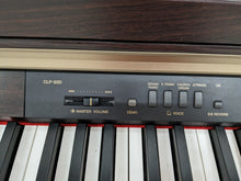 Load image into Gallery viewer, Yamaha Clavinova CLP-920 Digital Piano in rosewood, weighted keys stock nr 23002