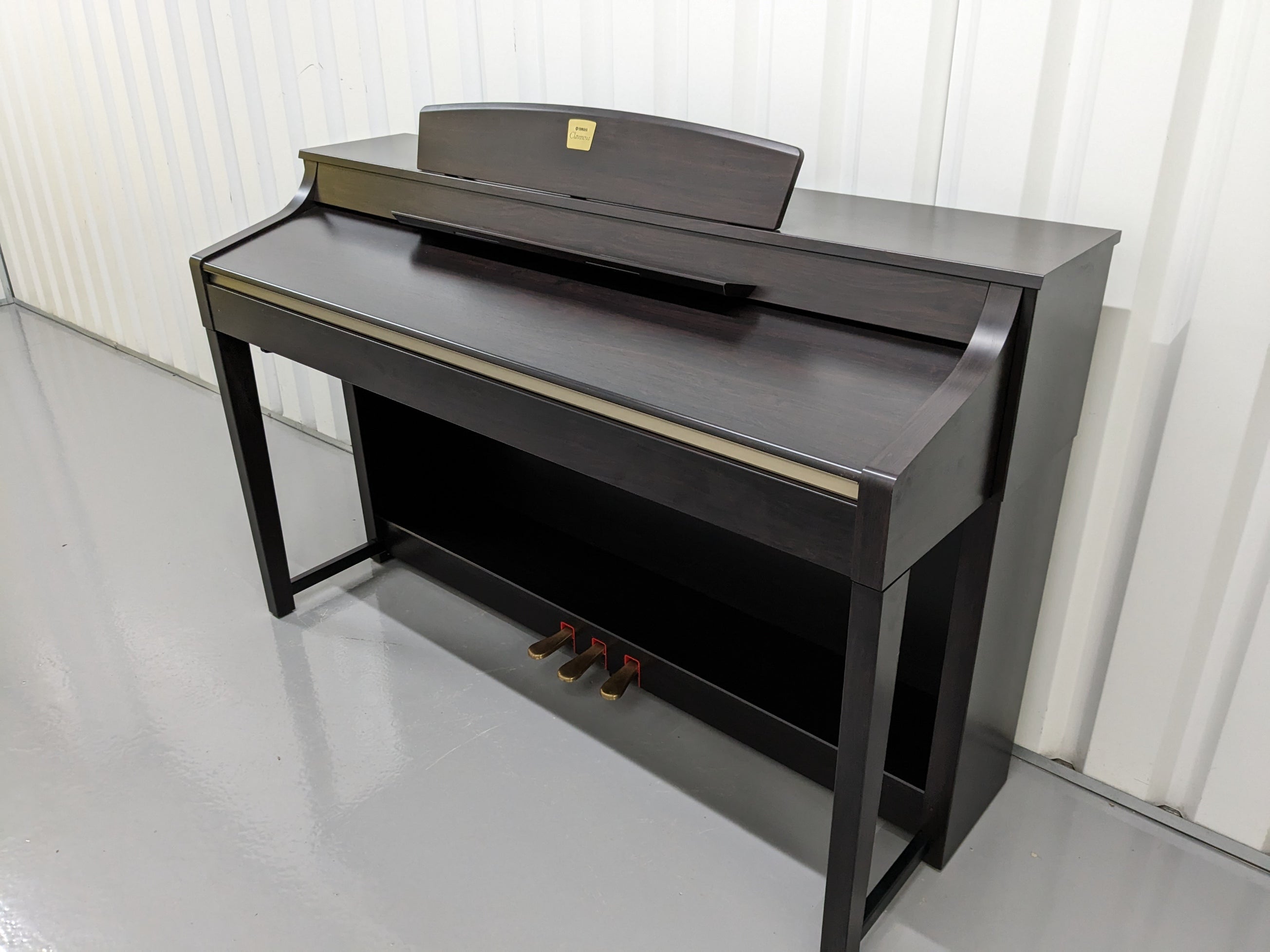 YAMAHA CLAVINOVA CLP-370 DIGITAL PIANO IN DARK ROSEWOOD stock nr 