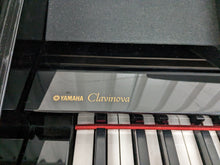 Load image into Gallery viewer, YAMAHA CLAVINOVA CVP-210PE DIGITAL PIANO + STOOL IN GLOSSY BLACK stock 23049