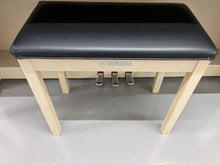 Load image into Gallery viewer, Yamaha Clavinova CLP-535 in white ash with matching stool stock nr 23076