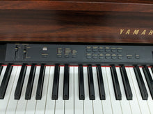 Load image into Gallery viewer, YAMAHA CLAVINOVA CLP-880 high end Digital Piano in Mahogany Stock nr 23093