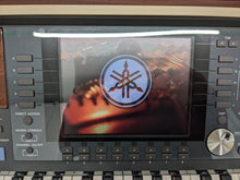 Load image into Gallery viewer, YAMAHA CLAVINOVA CVP-509PM DIGITAL PIANO + STOOL IN GLOSSY MAHOGANY stock 23117