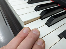 Load image into Gallery viewer, Yamaha Clavinova CLP-470 rosewood with wooden keys action + stool stock no 23127