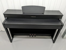 Load image into Gallery viewer, Yamaha Clavinova CLP-535 digital piano in satin black finish stock # 23128