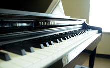 Load image into Gallery viewer, Yamaha Clavinova CLP-625PE digital piano gloss black polished ebony stock #22410