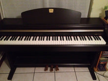 Load image into Gallery viewer, YAMAHA CLAVINOVA CLP-930 Digital Piano in rosewood, weighted keys stock nr 22211