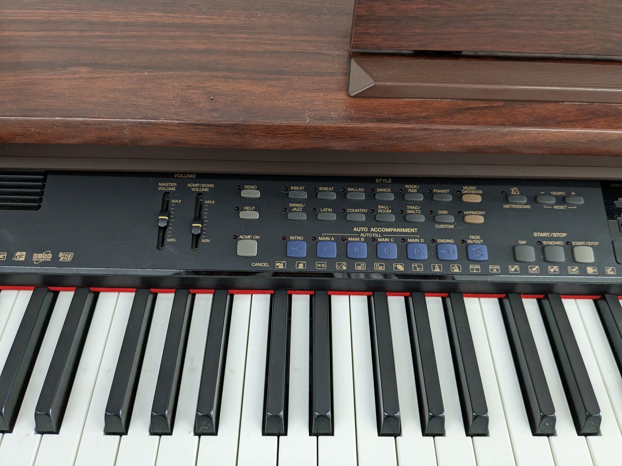 Yamaha Clavinova CVP-103 Digital Piano and stool in mahogany