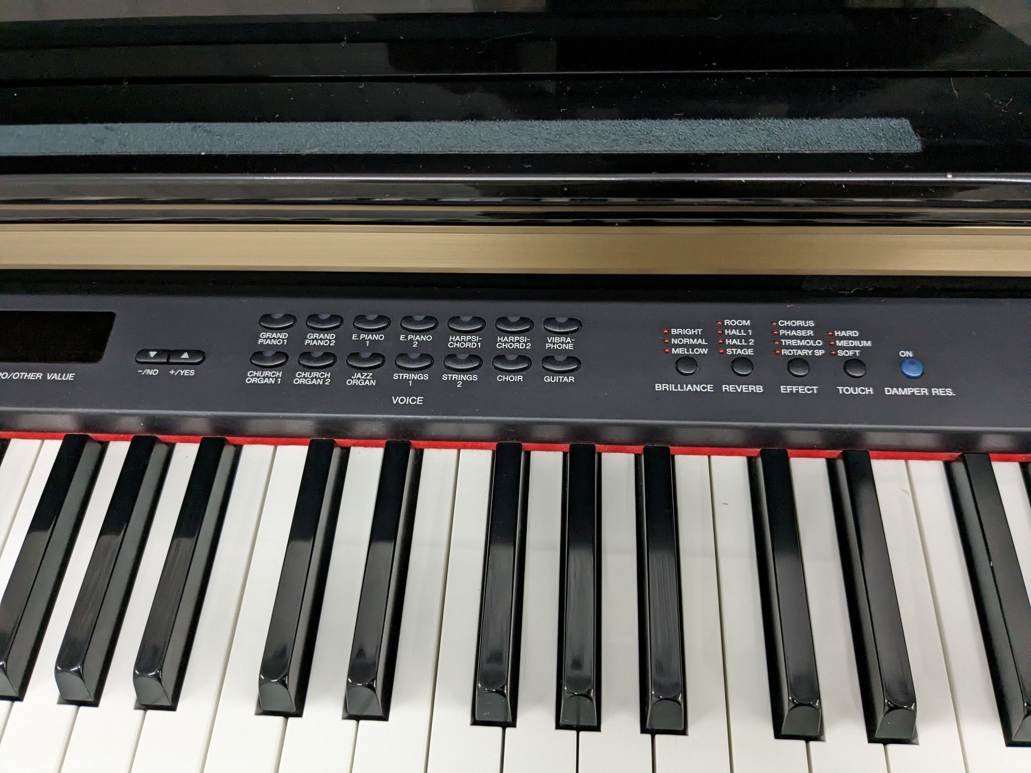 ヤマハ　CLP-330PE Yamaha Clavinova CLP-330PE glossy black polished ebony Piano stock