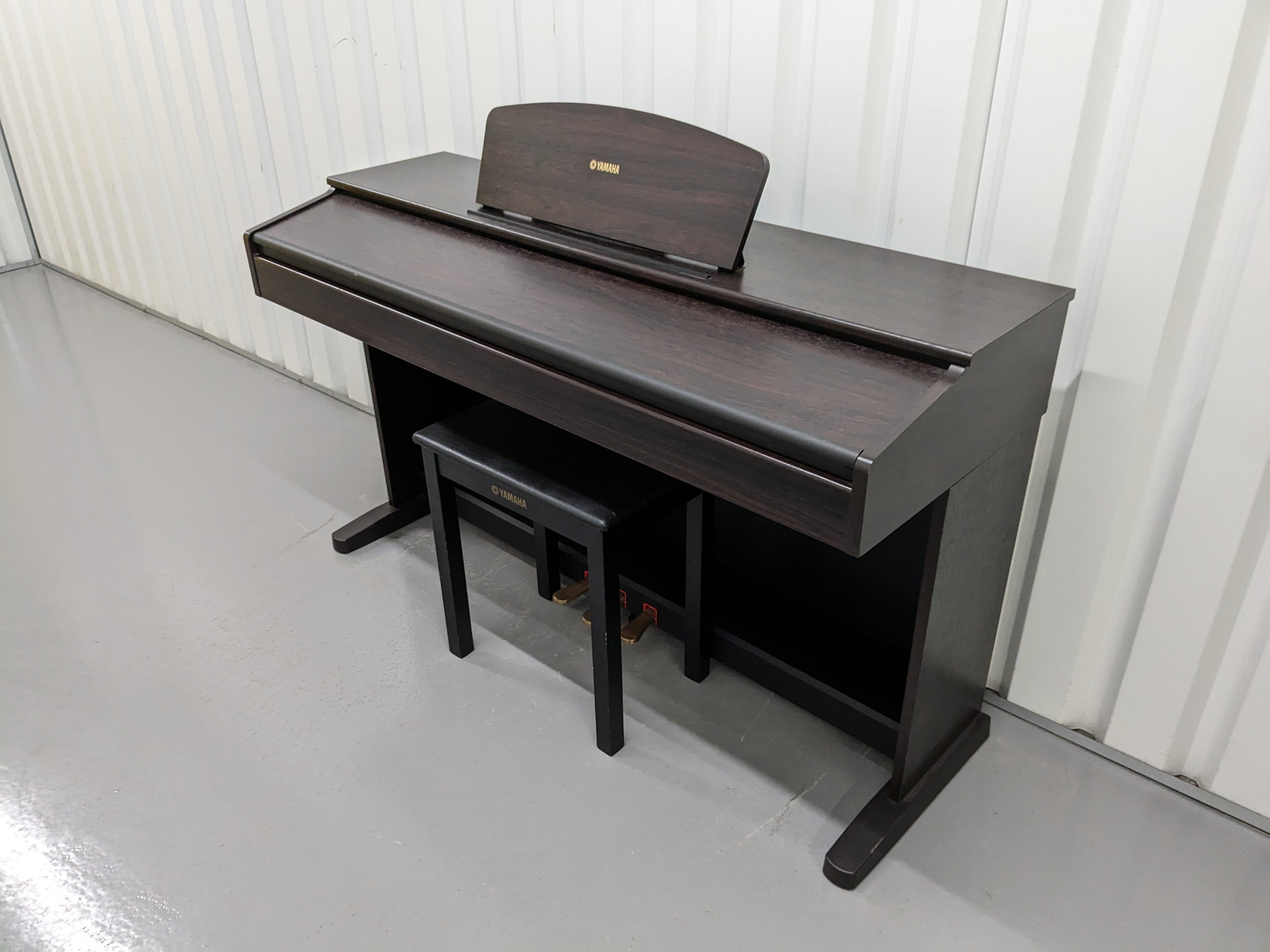 Yamaha Arius YDP-121 Digital Piano and stool in dark rosewood stock nr ...