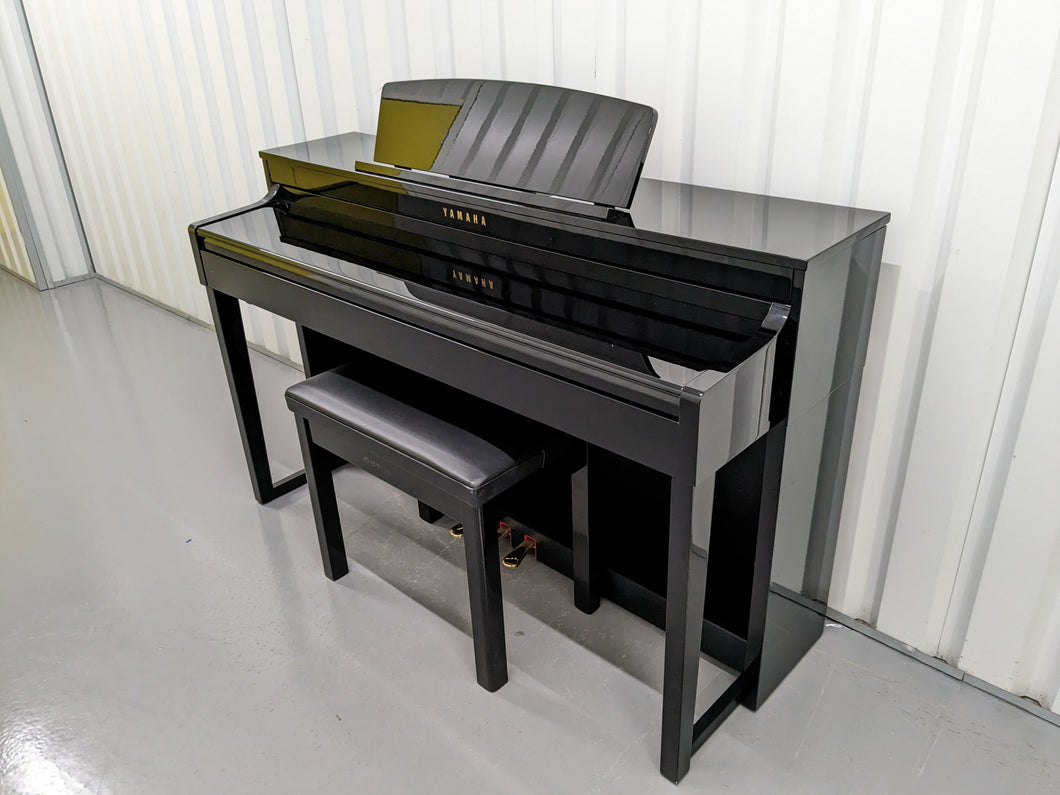 Yamaha Clavinova CLP-440PE Digital Piano polished ebony glossy black stock 23184