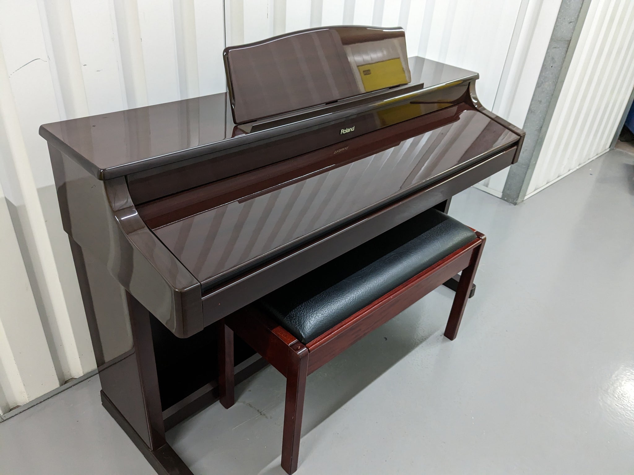 Roland KR-575 Intelligent Digital Piano / arranger glossy mahogany 