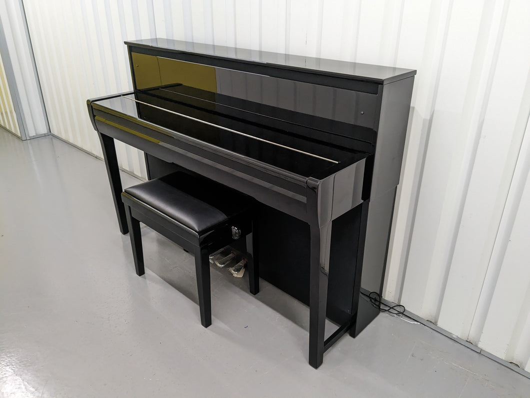 Yamaha Clavinova CLP-685PE Digital Piano polished ebony glossy black stock 23193
