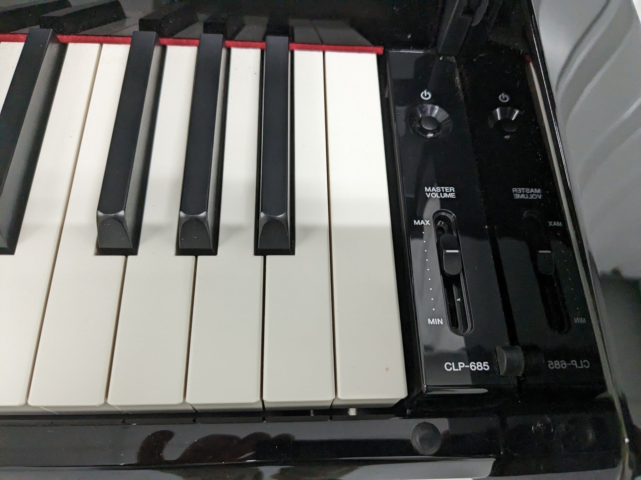 Yamaha Clavinova CLP-685PE Digital Piano polished ebony