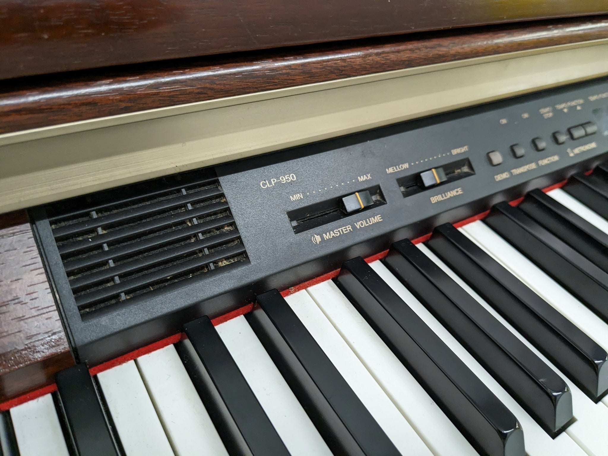 YAMAHA CLAVINOVA CLP-950 Digital Piano in mahogany stock nr