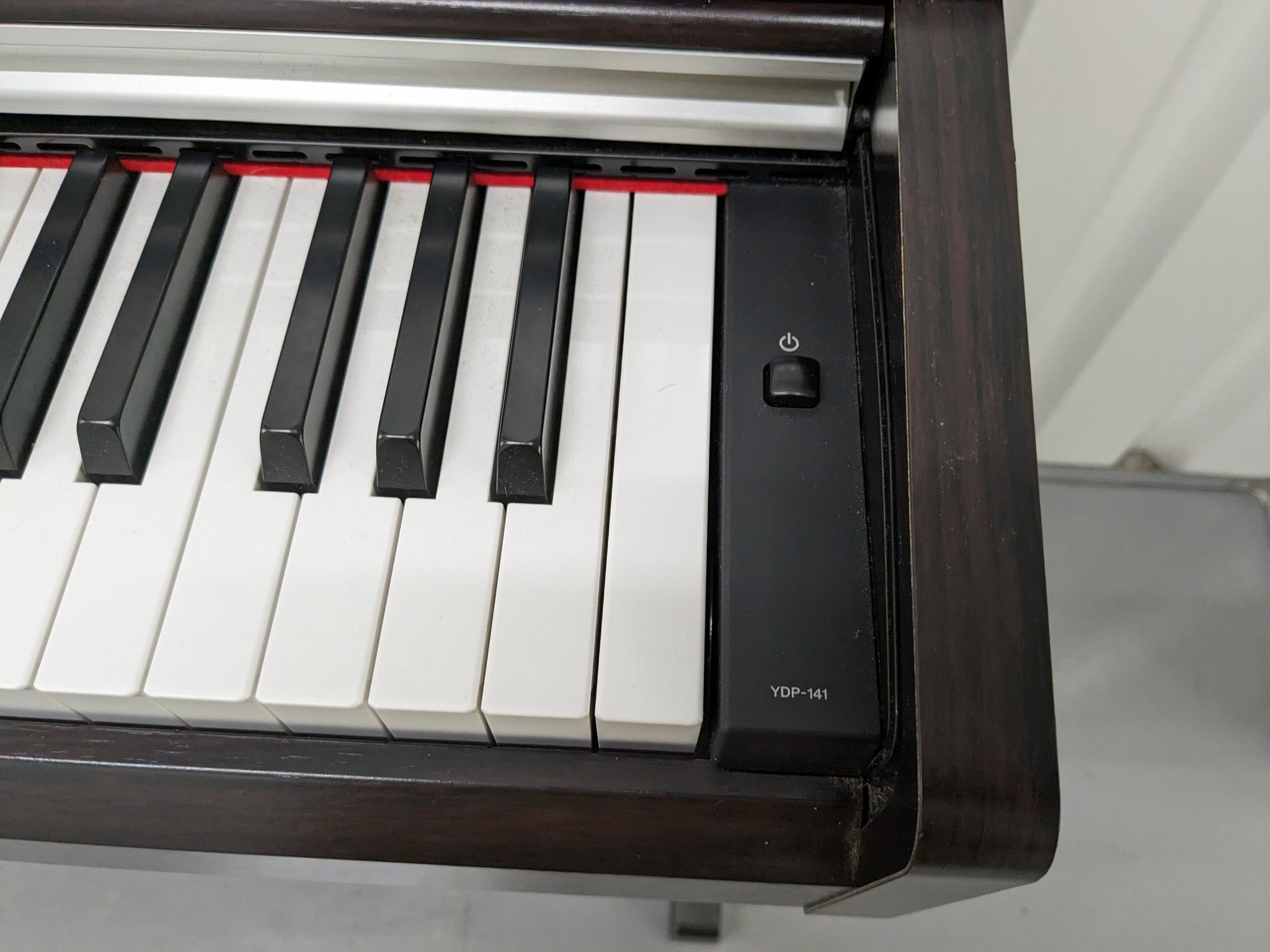 Yamaha Arius YDP-141 digital piano in dark rosewood finish stock