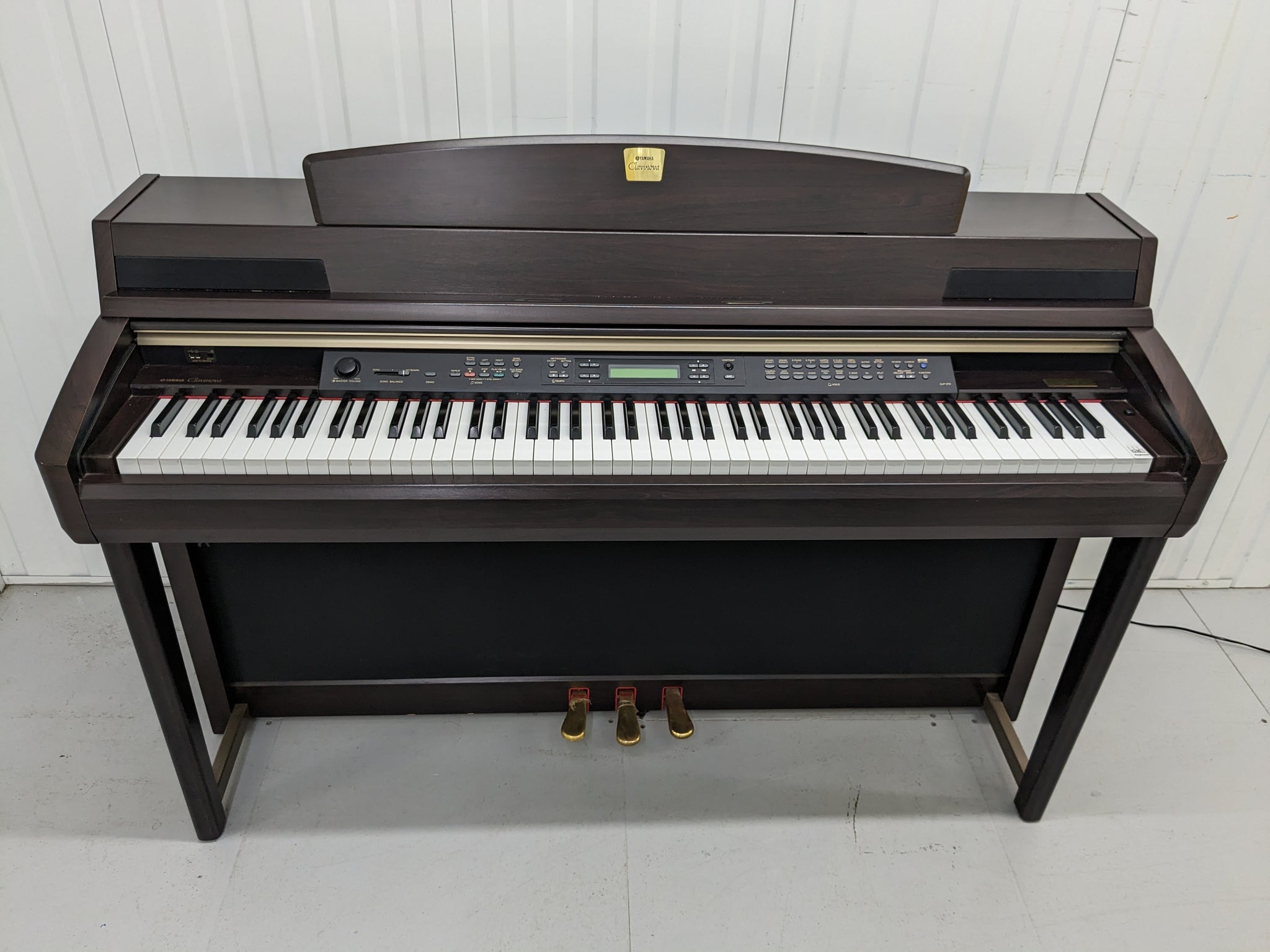 YAMAHA CLAVINOVA CLP-270 DIGITAL PIANO IN DARK ROSEWOOD stock nr