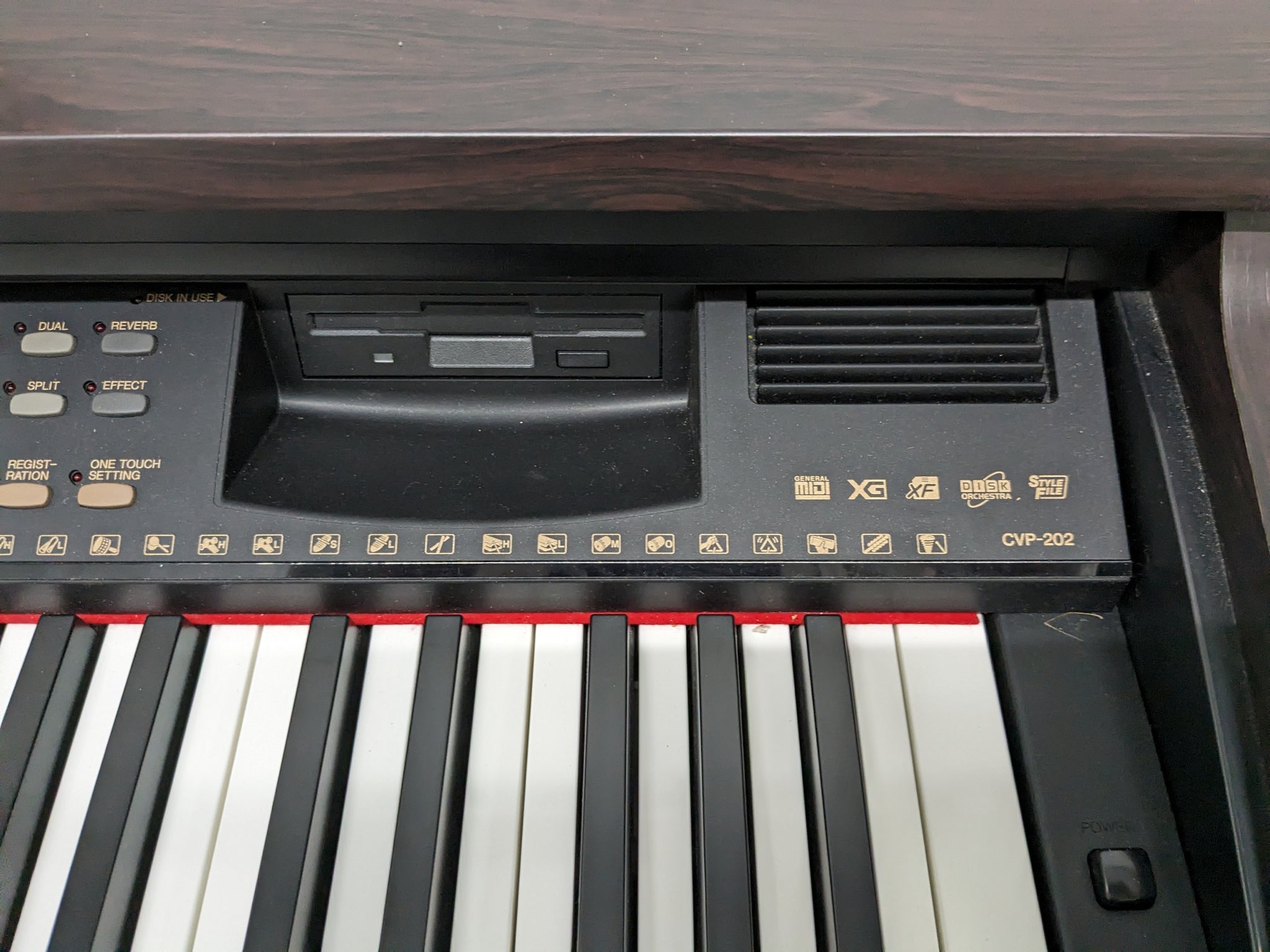 Yamaha Clavinova CVP-202 Digital Piano arranger Full Size 88 keys