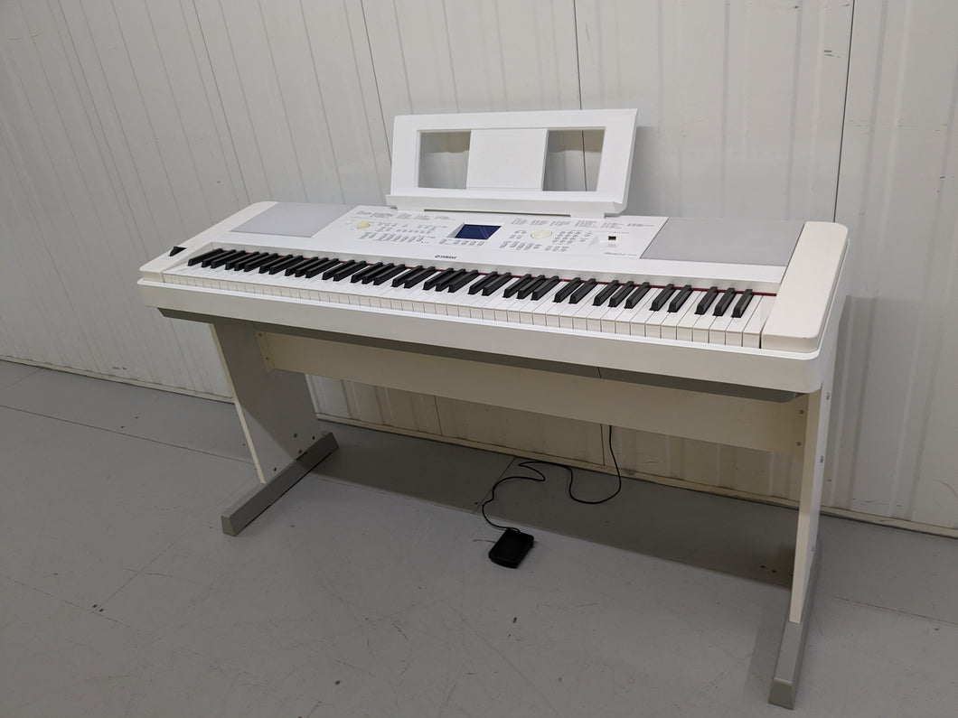 Yamaha DGX-660 in white 88 Key Weighted Keys Portable Grand, stand stock # 23249