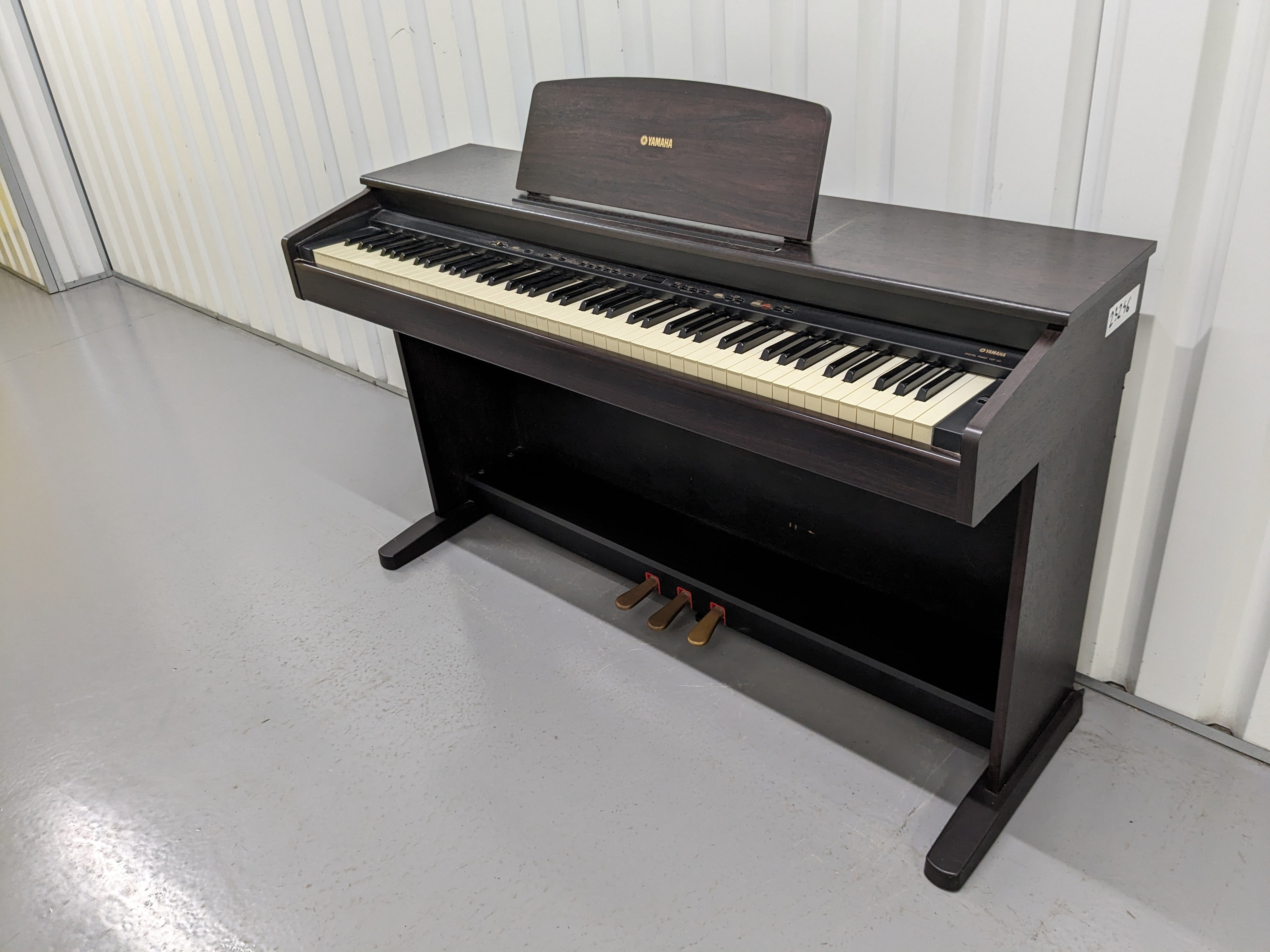 Yamaha Arius YDP-101 Digital Piano in dark rosewood finish stock nr 23 ...