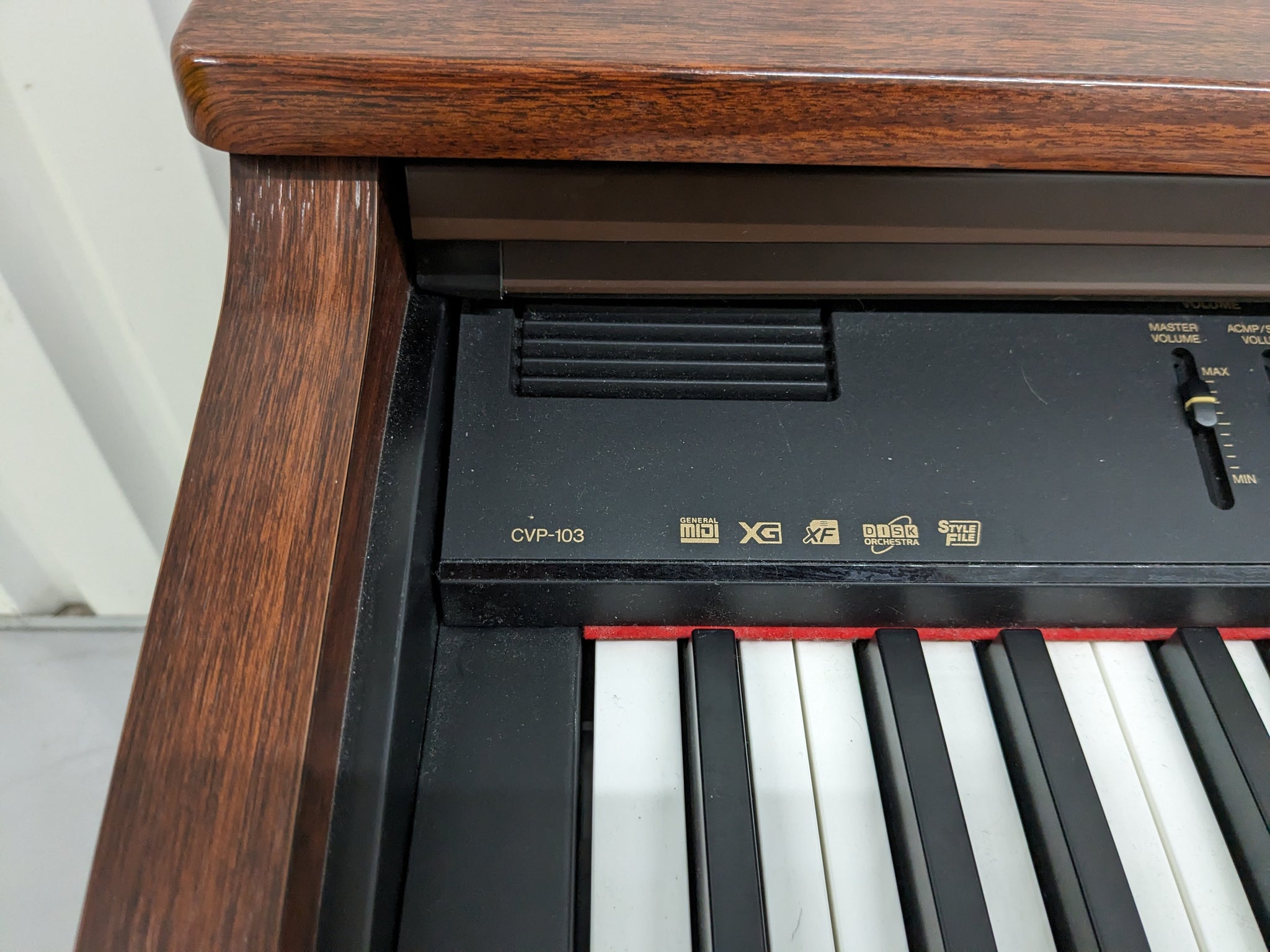 Yamaha Clavinova CVP-103 Digital Piano arranger in mahogany stock nr 2 –  Sulinda Music