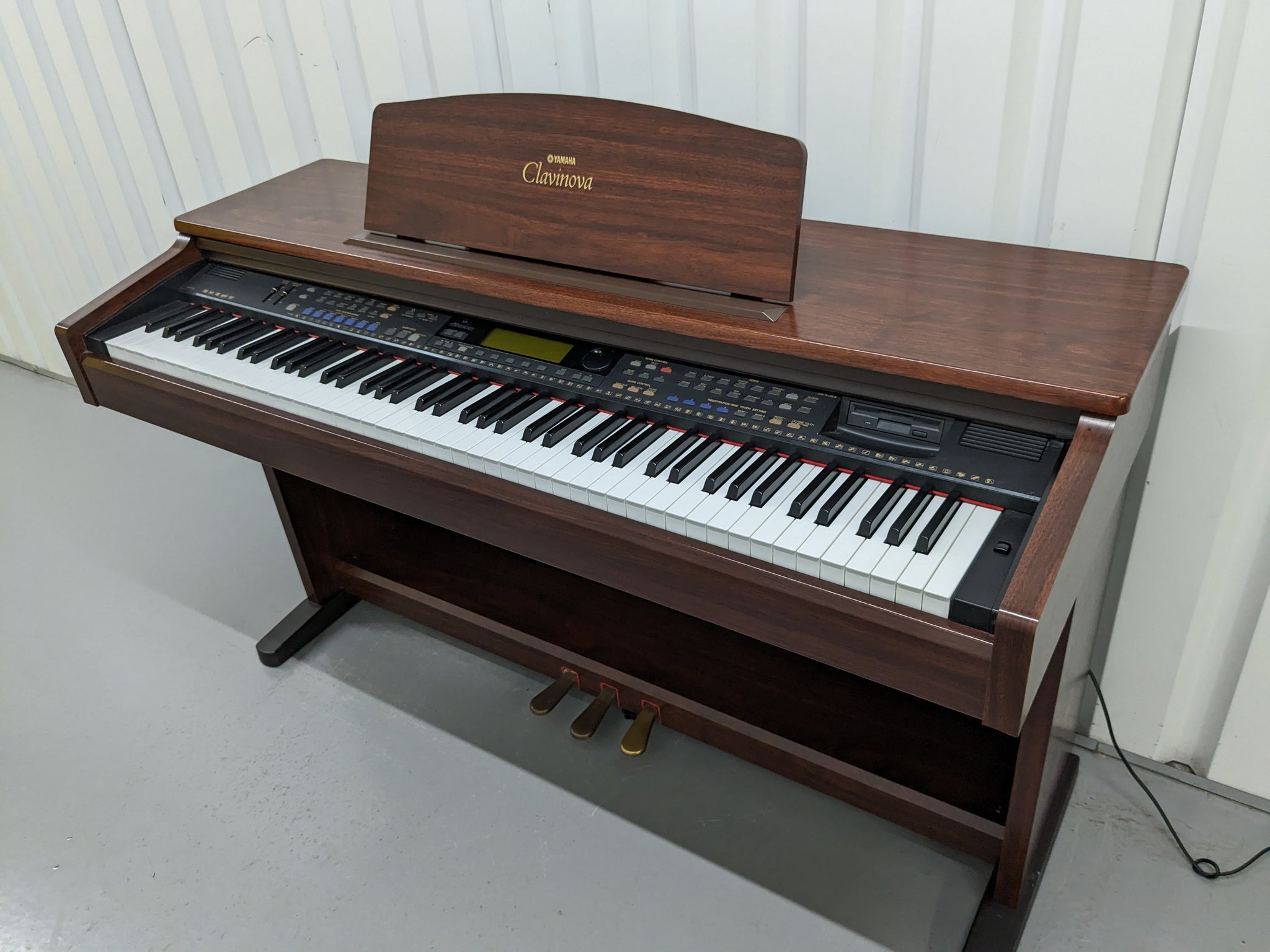 Yamaha Clavinova CVP-103 Digital Piano arranger in mahogany stock nr 2 –  Sulinda Music