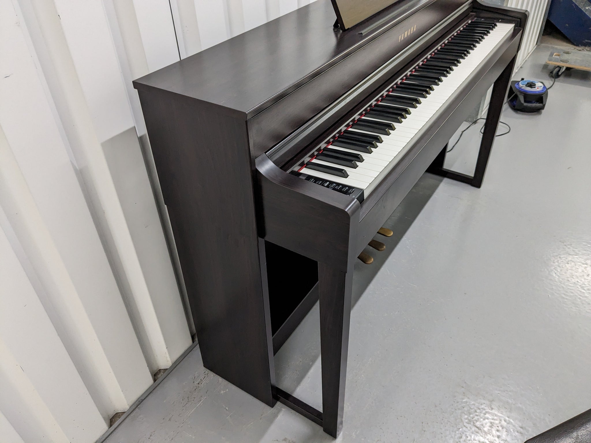 CLP-535 - Overview - Clavinova - Pianos - Musical
