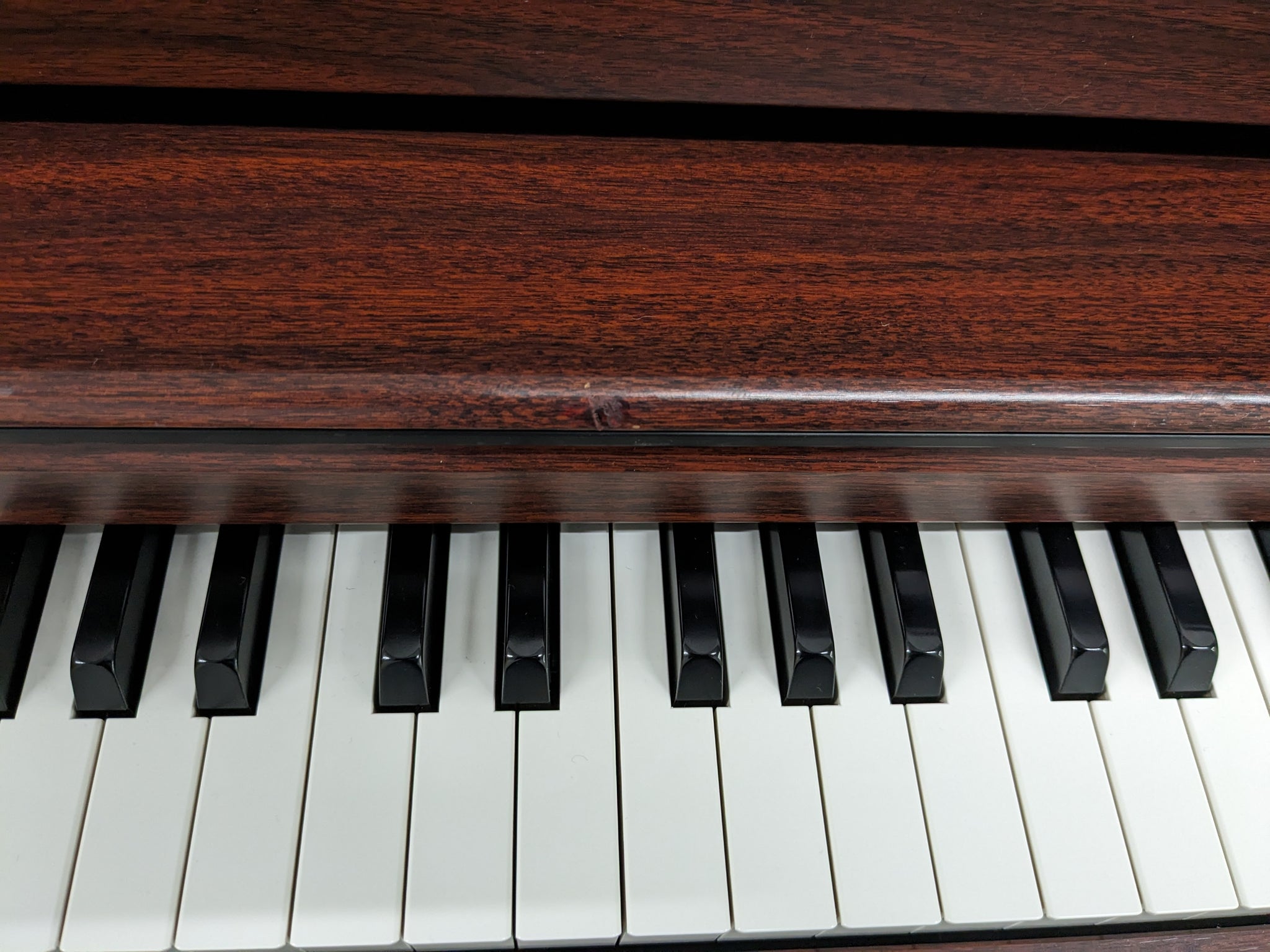 Yamaha Clavinova CLP-545 digital piano in mahogany with stool