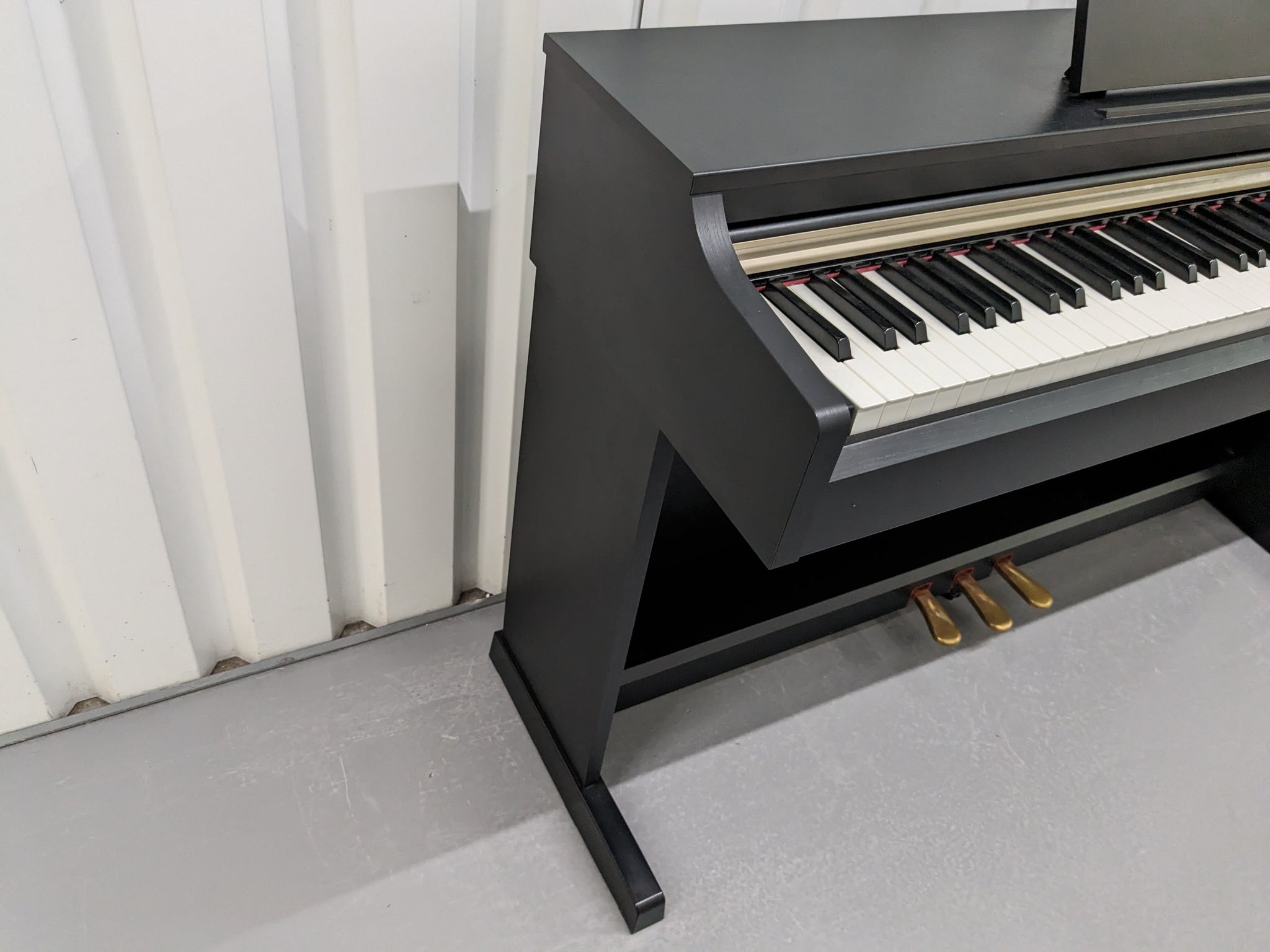 Yamaha Arius YDP-162 Digital Piano satin black, clavinova keyboard