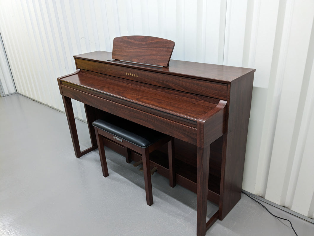 Yamaha Clavinova CLP-535 digital piano in mahogany + stool stock #23295