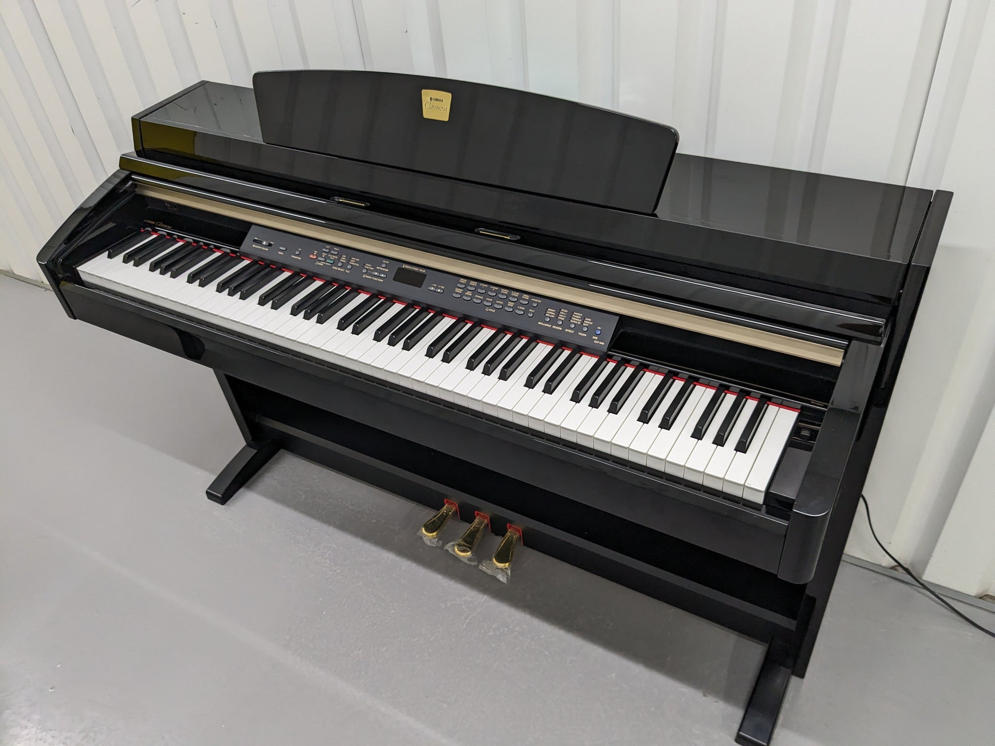 Yamaha Clavinova CLP-240PE Digital Piano polished GLOSSY BLACK