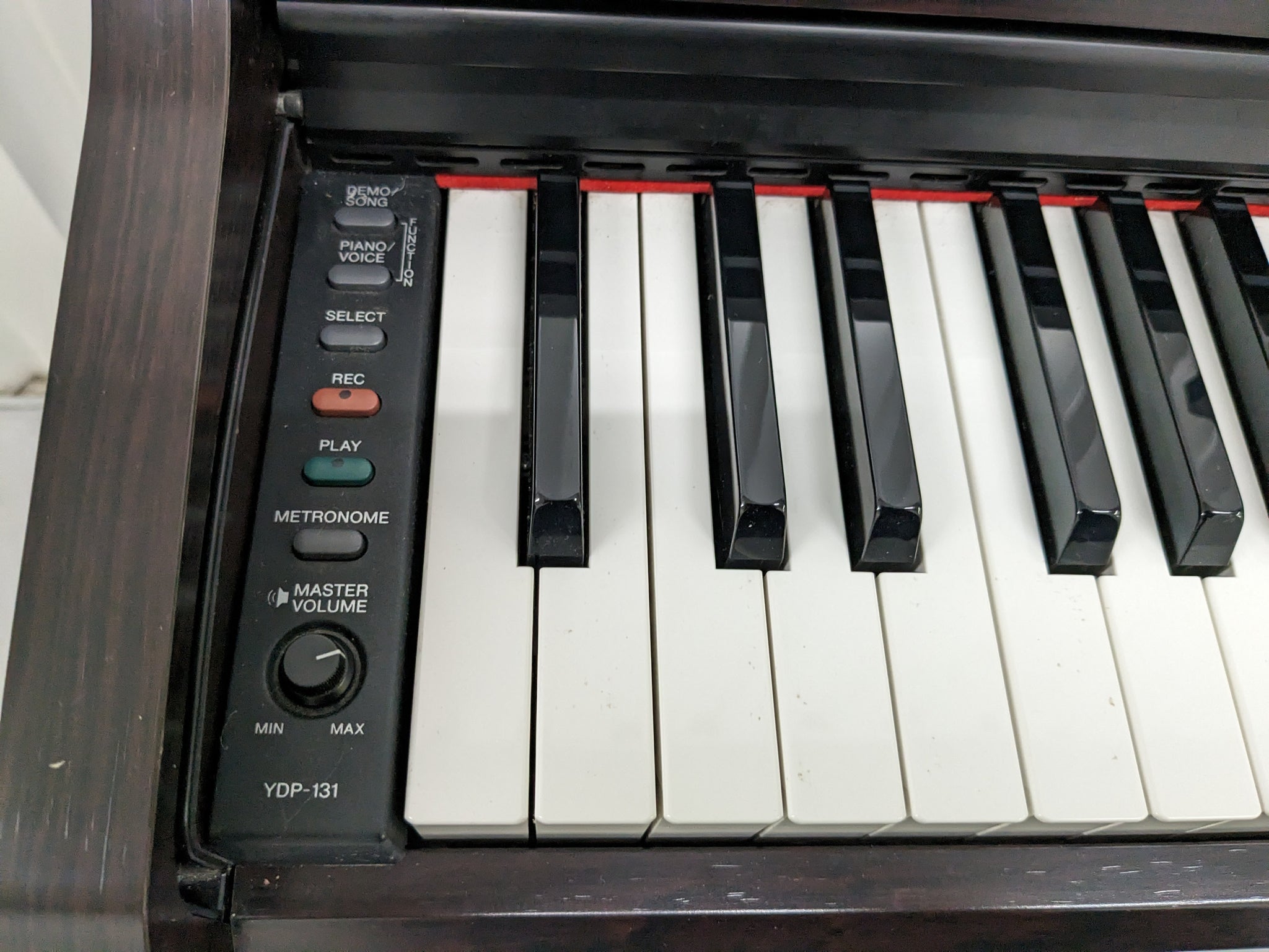 Yamaha Arius YDP-131 Digital Piano in rosewood finish stock nr 
