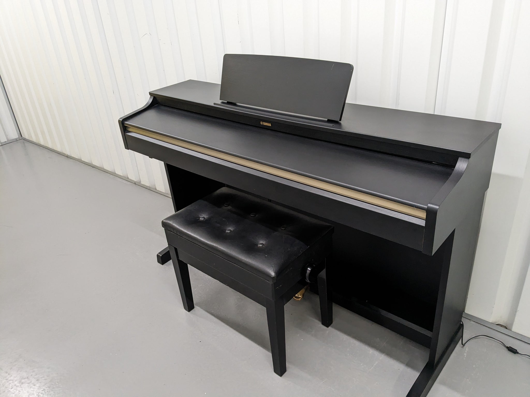 Yamaha Arius YDP-162 Digital Piano satin black, clavinova keyboard 