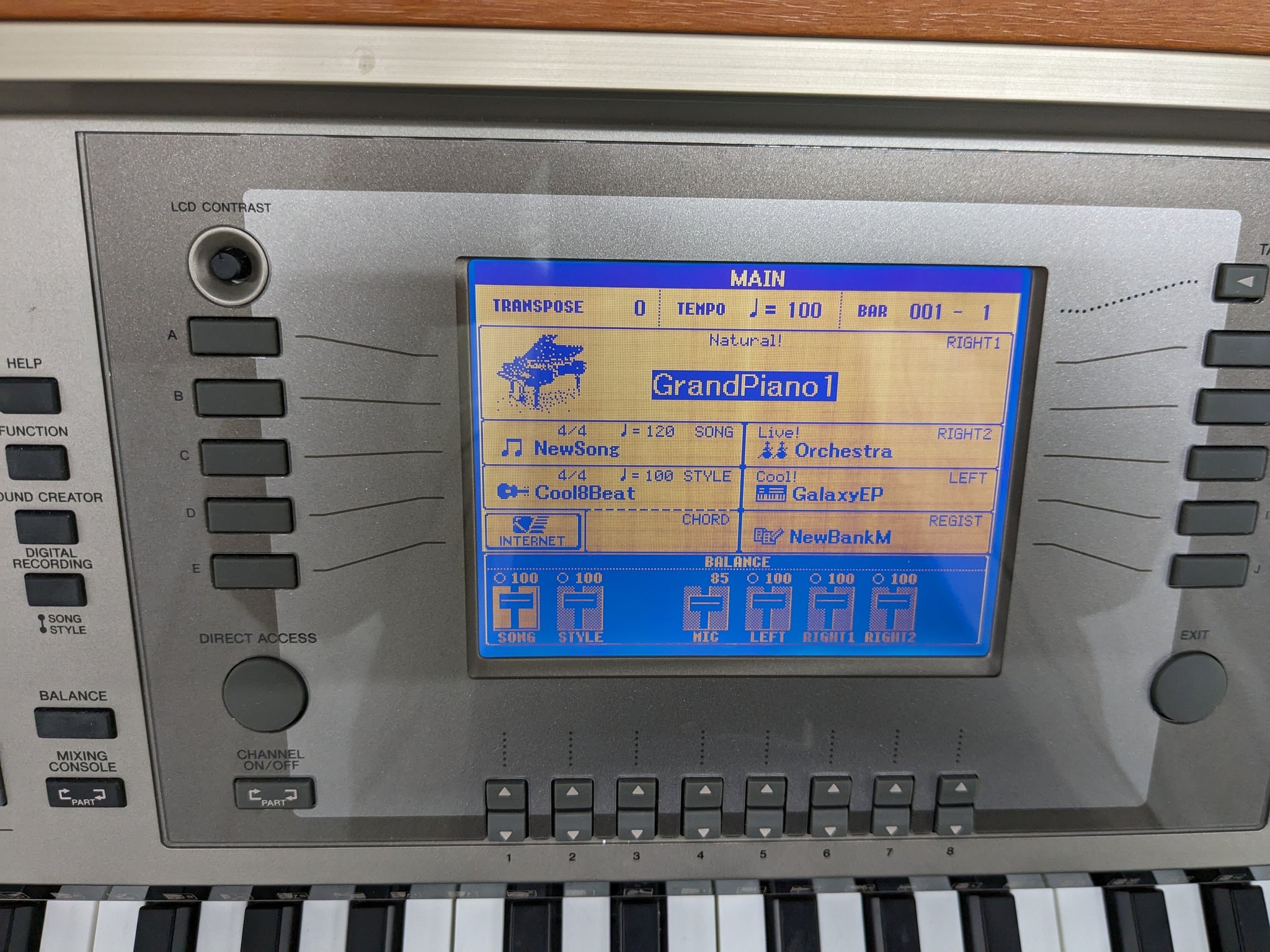 【YAMAHA Clavinova】CVP303 Yamaha Clavinova CVP-303 Digital Piano arranger in mahogany