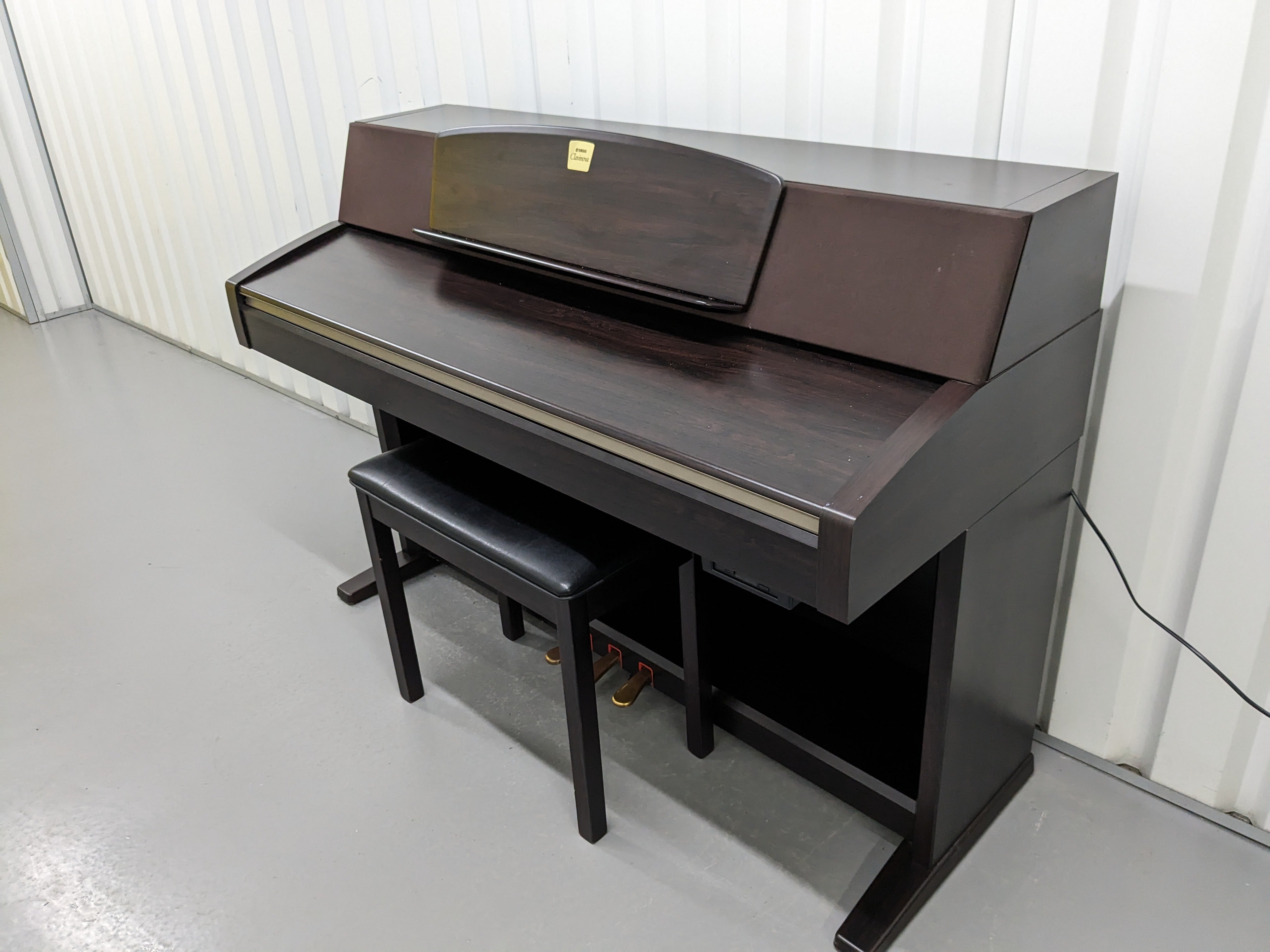 Yamaha Clavinova CLP-970 Digital Piano and stool in rosewood stock #23 ...