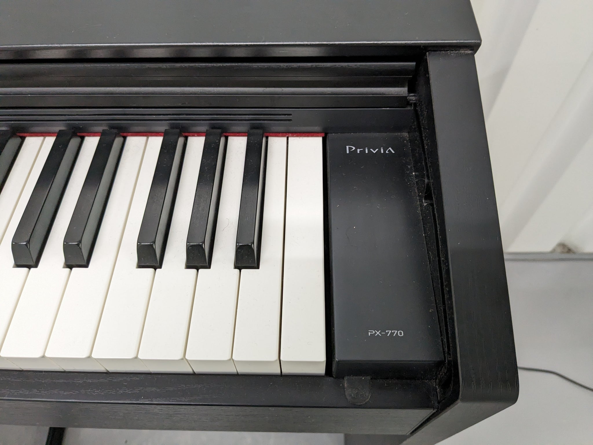 Amazon.com: Casio Privia PX-770BN 88-Key Digital Piano (Walnut) : Musical  Instruments