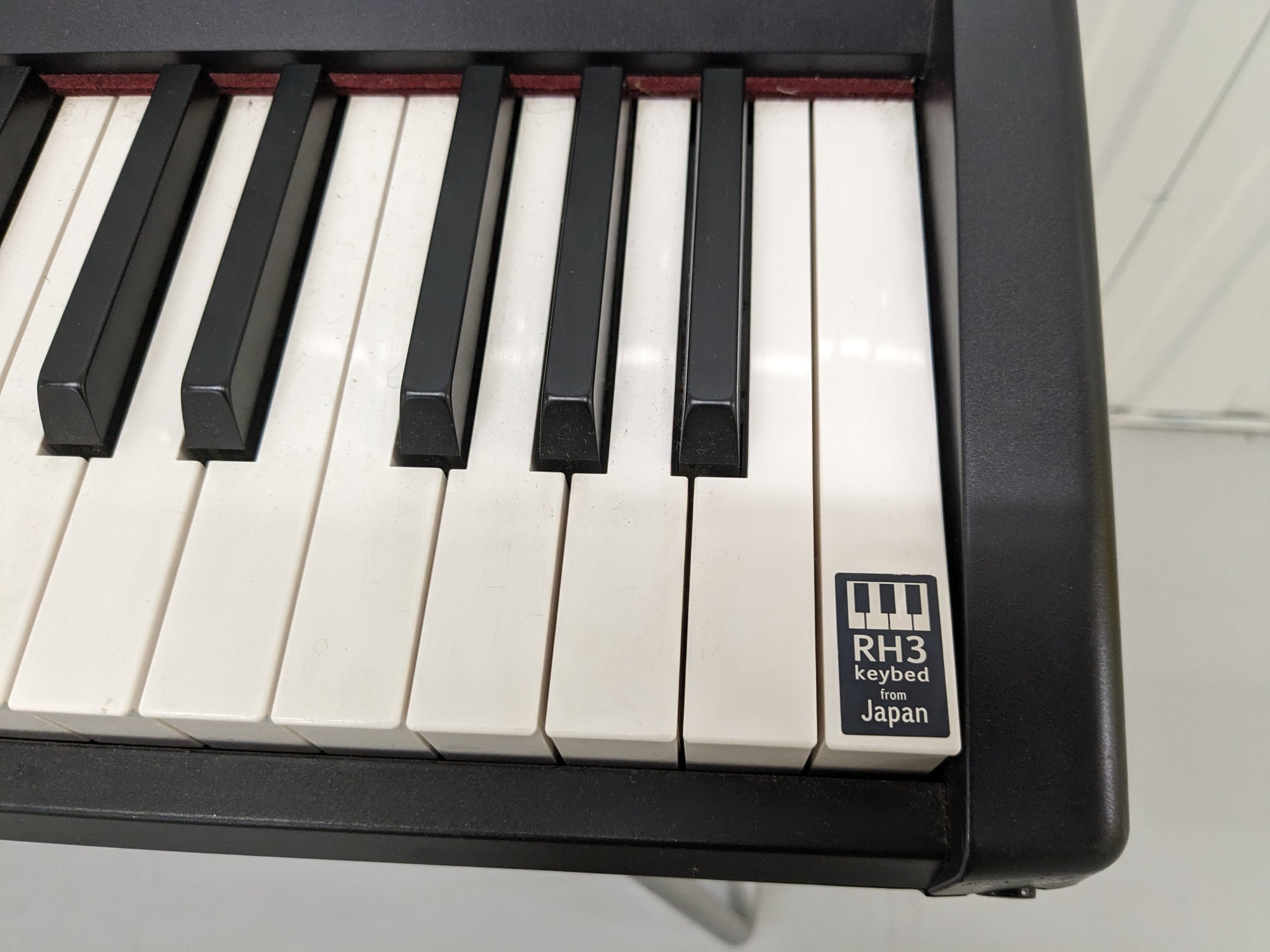 KORG SP-250 88 Key professional Piano with stand and sustain
