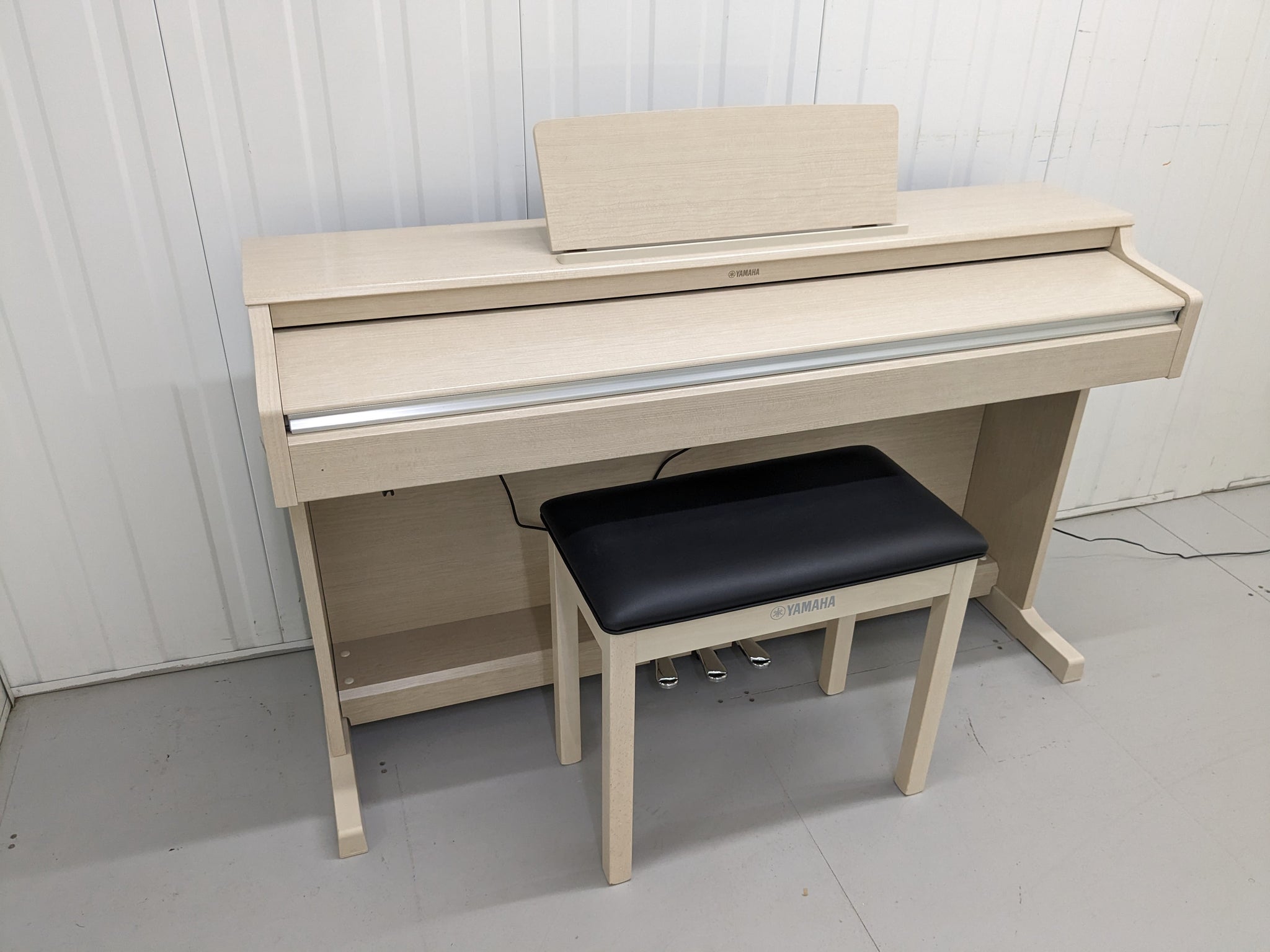 Yamaha Arius YDP-164WA digital piano and stool in white ash stock