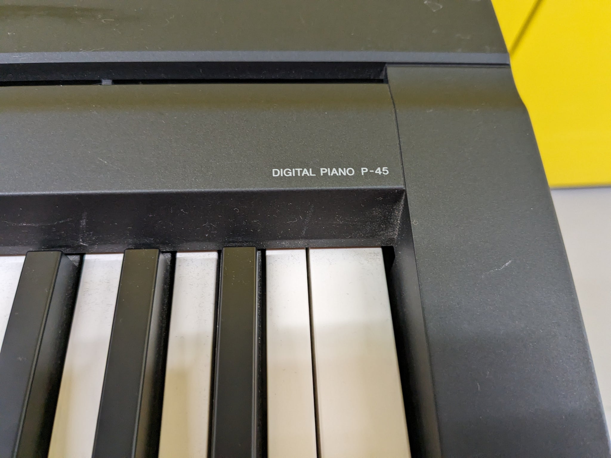 Piano Numérique Yamaha P-45 + Pédale Sustain M-Audio SP-2 - Clavier 88 Touches Graded Hammer - Compact & Transportable