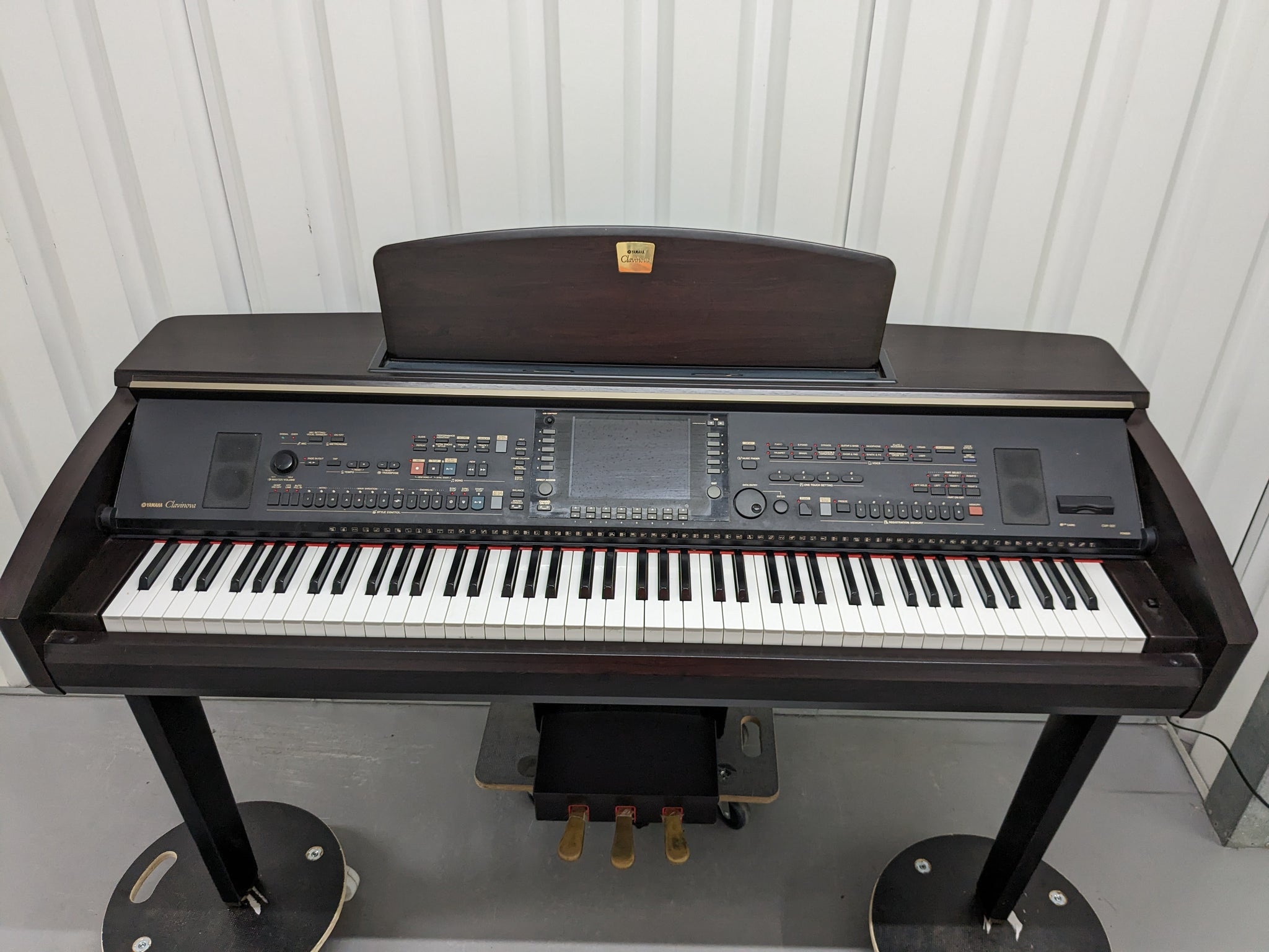 YAMAHA CLAVINOVA CVP-307 DIGITAL PIANO ARRANGER + STOOL IN