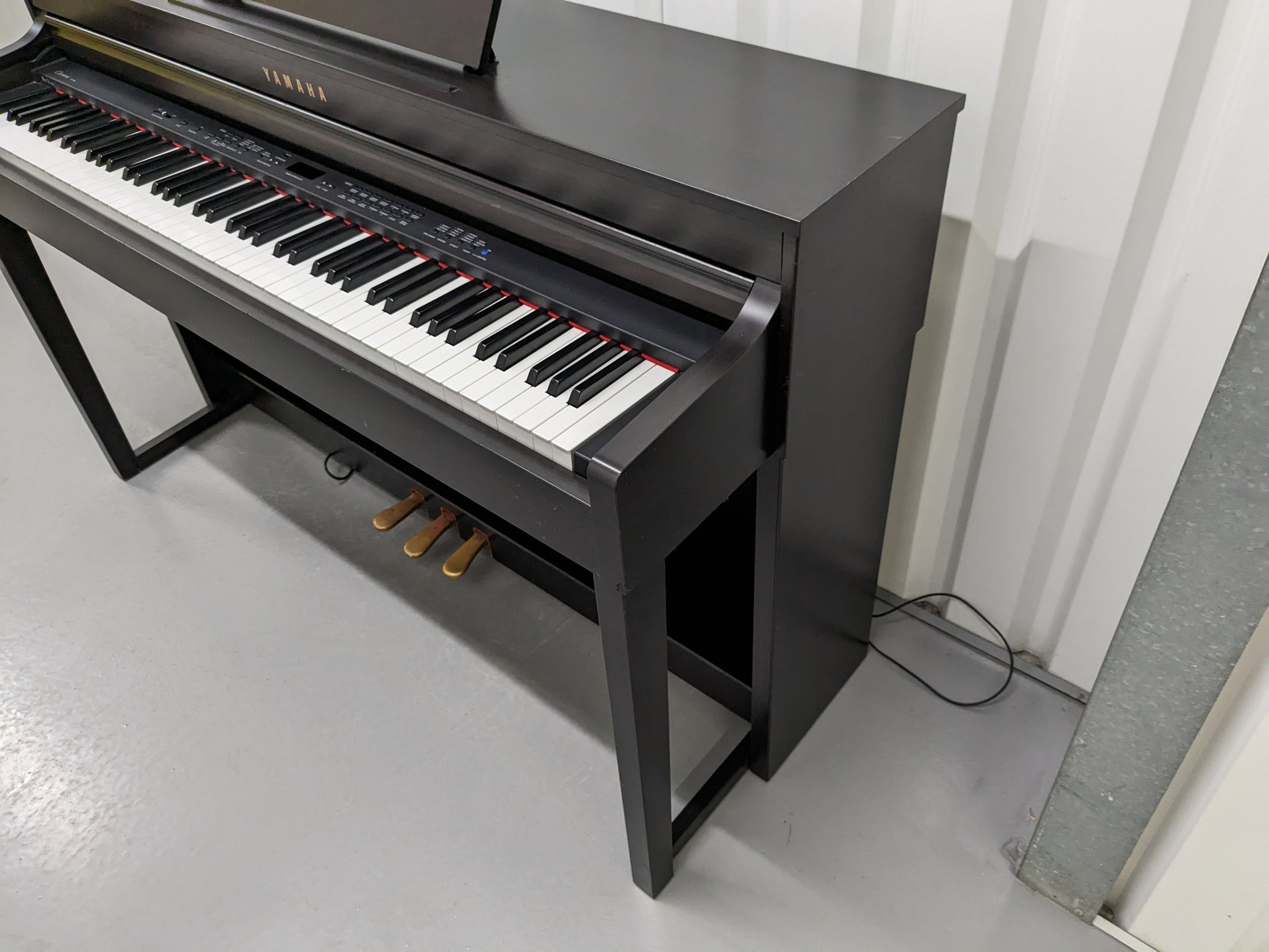 Yamaha Clavinova CLP-430 digital piano in dark rosewood stock number 2 –  Sulinda Music