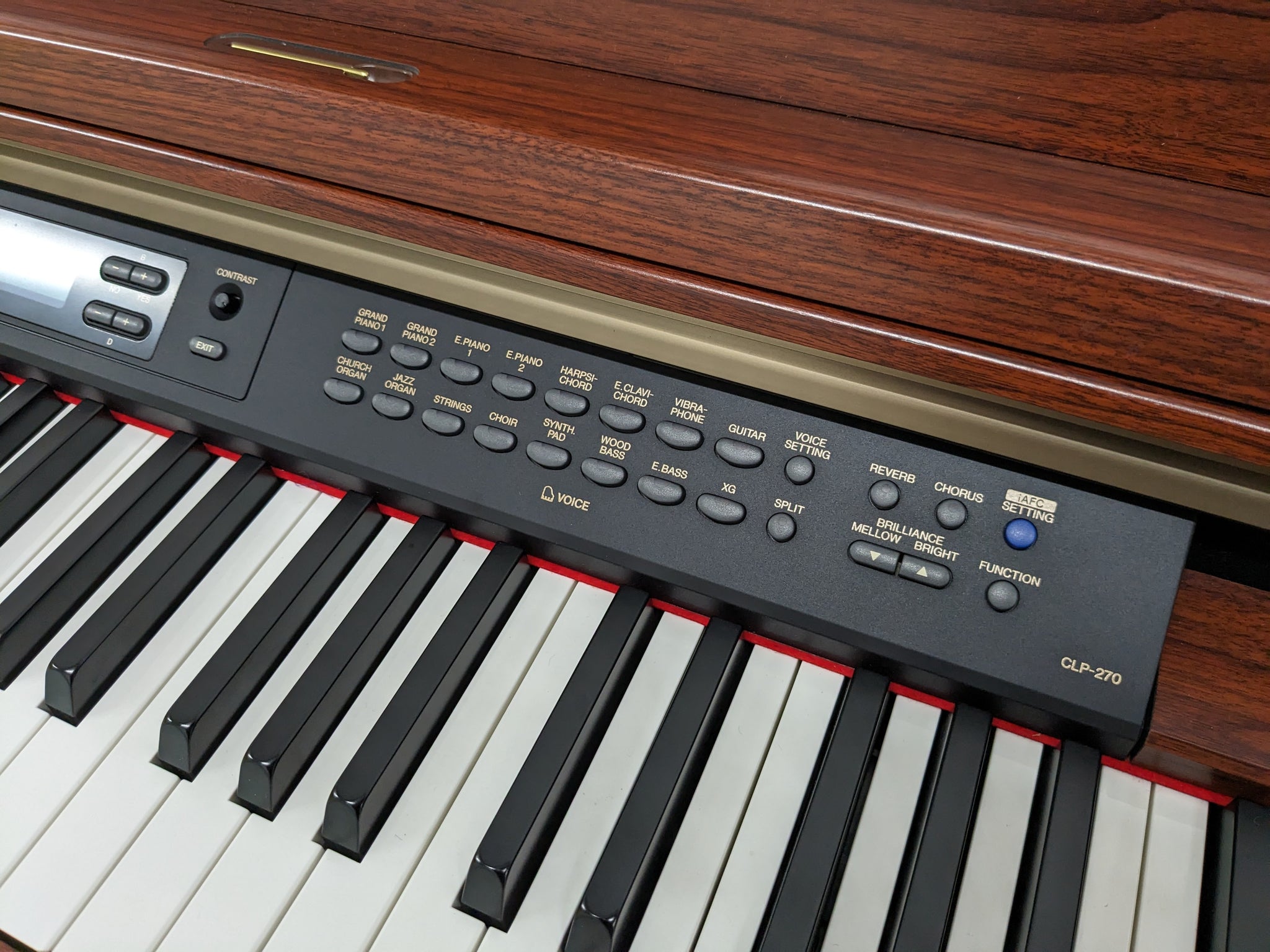 YAMAHA CLAVINOVA CLP-270 DIGITAL PIANO IN MAHOGANY FINISH stock nr
