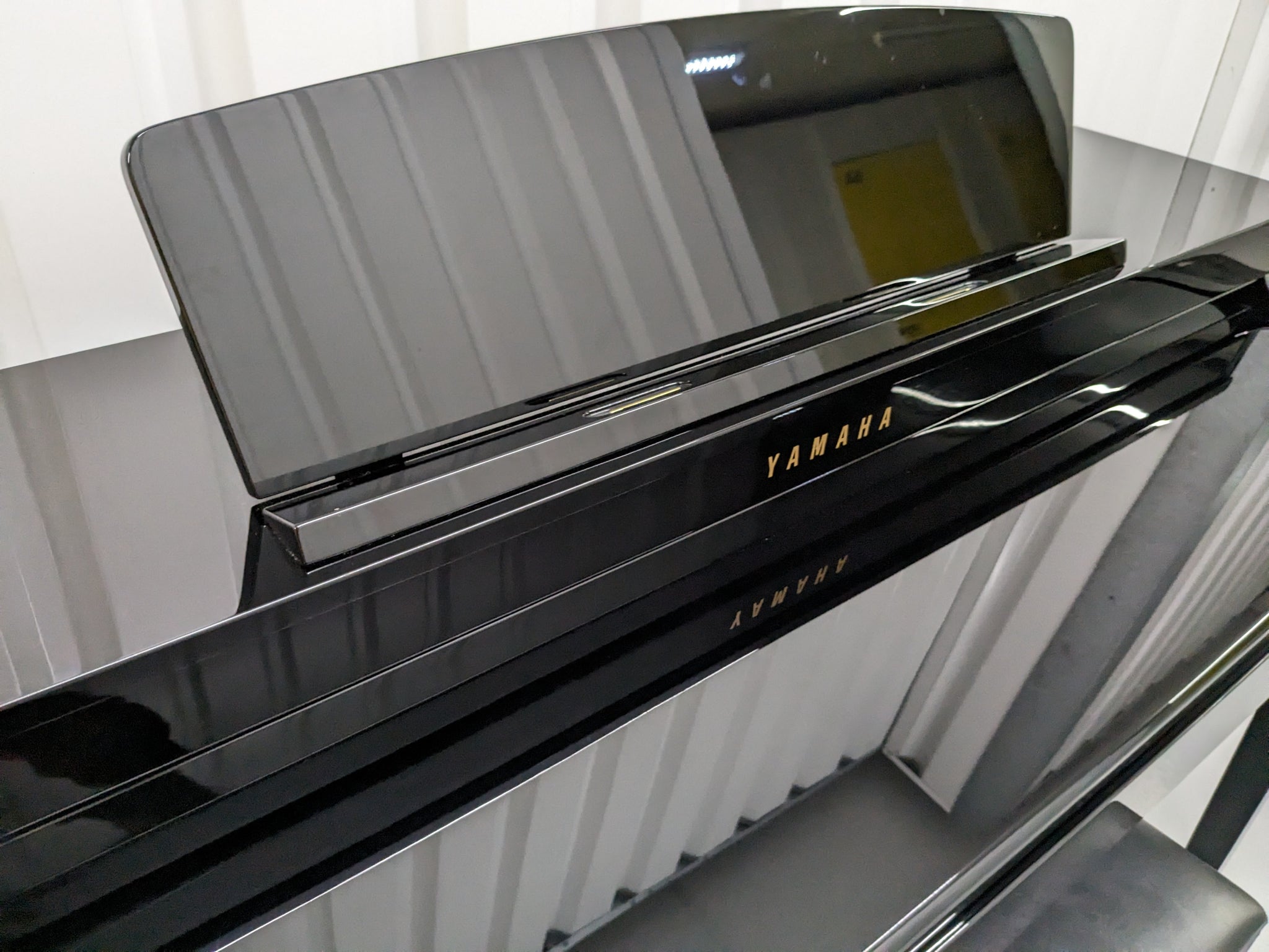 Yamaha Clavinova CLP-440PE Digital Piano polished ebony glossy