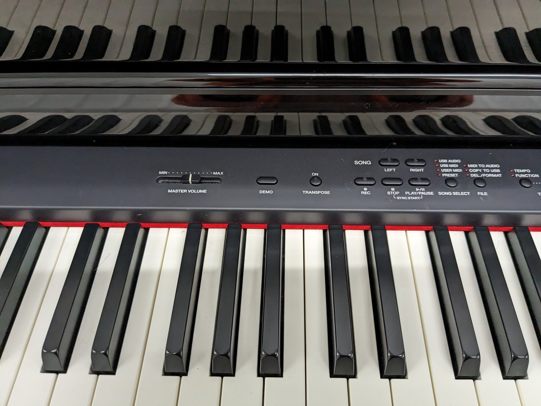 Yamaha Clavinova CLP-440PE Digital Piano polished ebony glossy