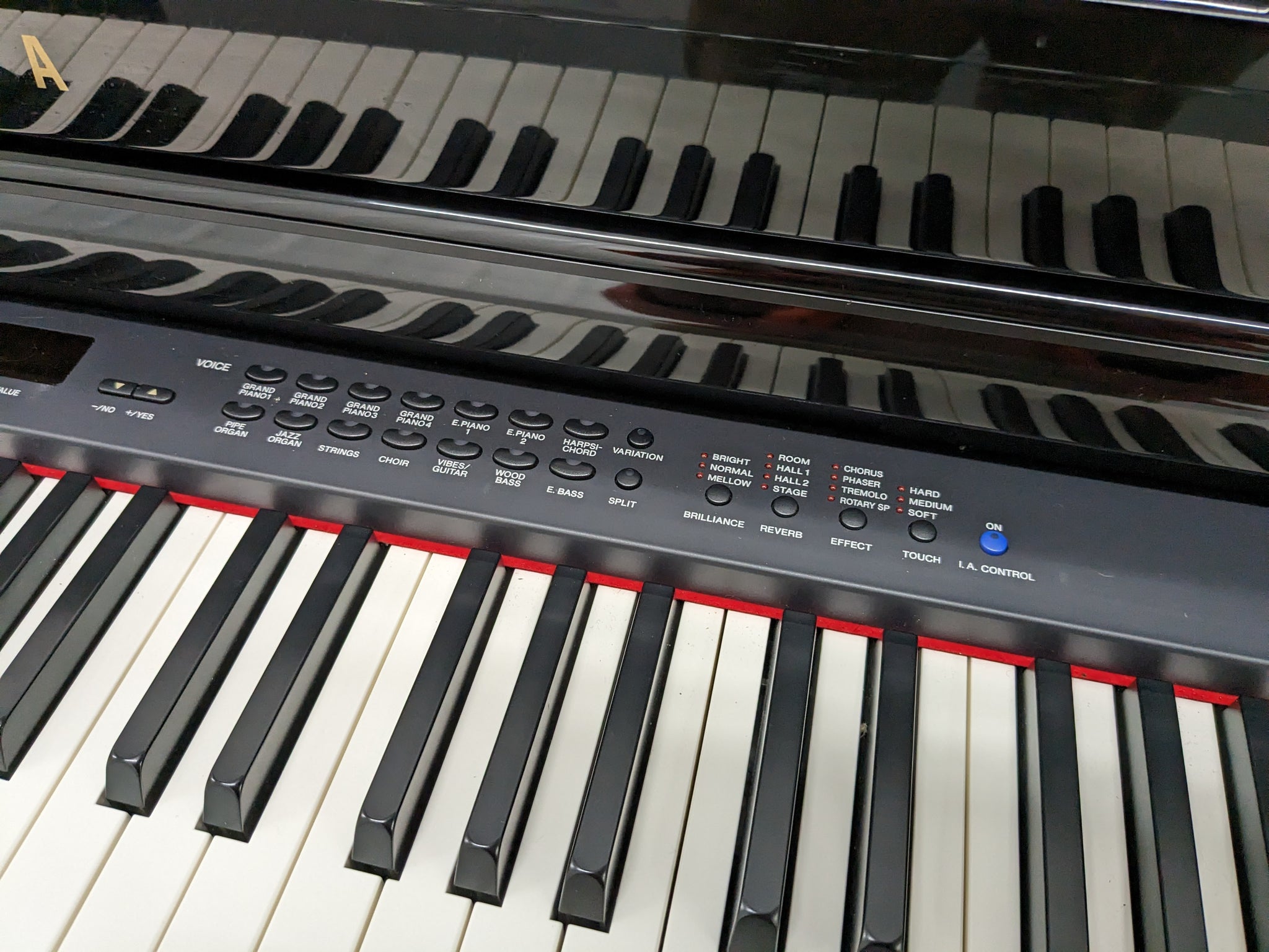 Yamaha Clavinova CLP-440PE Digital Piano polished ebony glossy