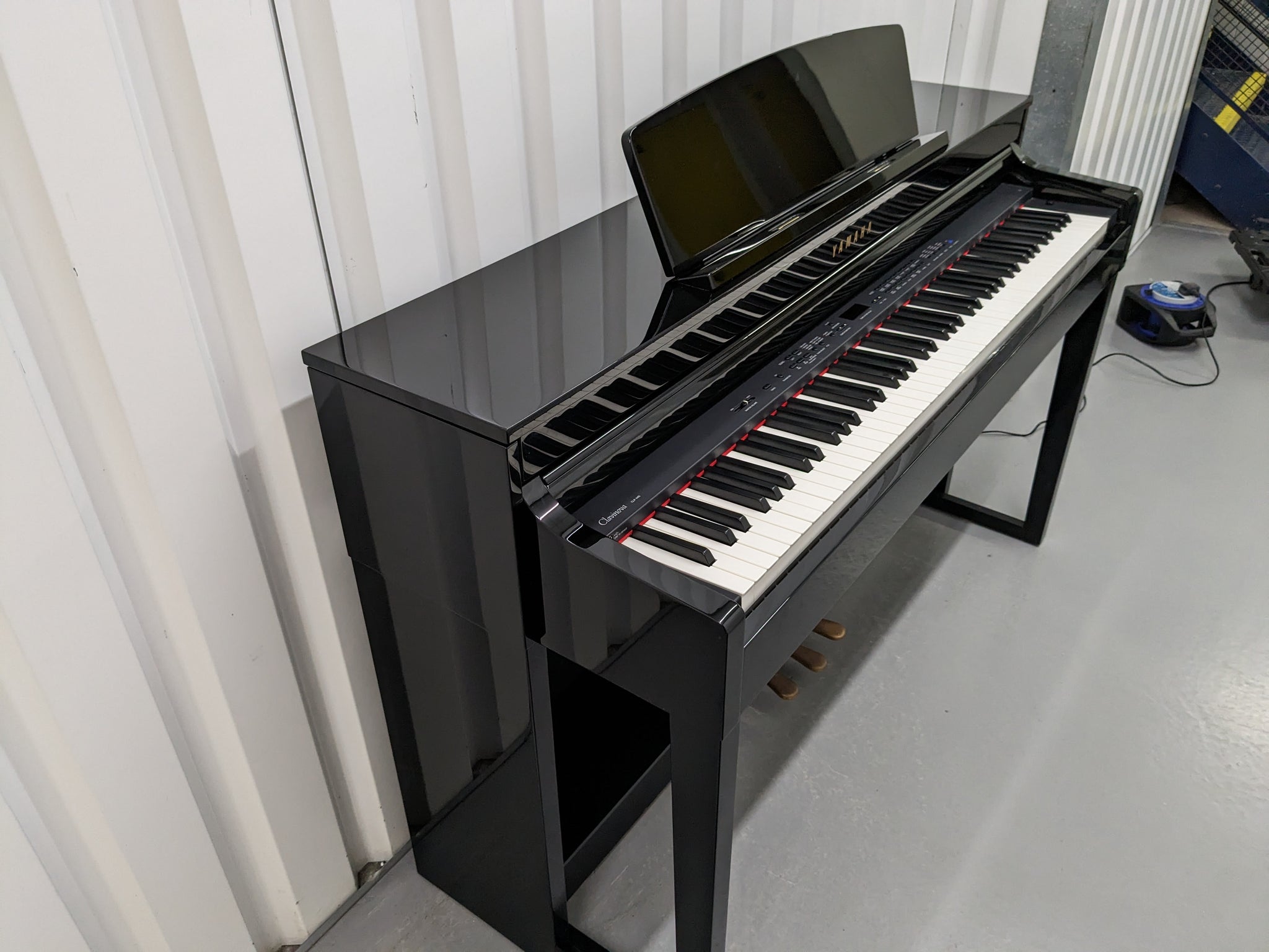 Yamaha Clavinova CLP-440PE Digital Piano polished ebony glossy