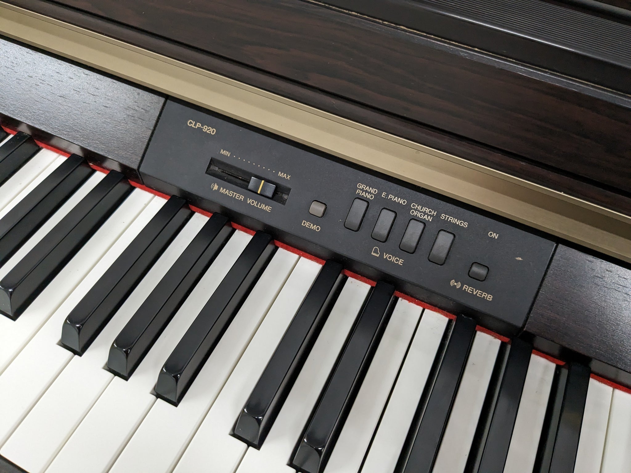 Yamaha Clavinova CLP-920 Digital Piano in dark rosewood stock nr 23412 –  Sulinda Music